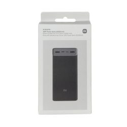 بستهبندی اورجینال پاوربانک Xiaomi PB3018ZM، قرارگیری محصول داخل جعبه اصلی بههمراه متعلقات