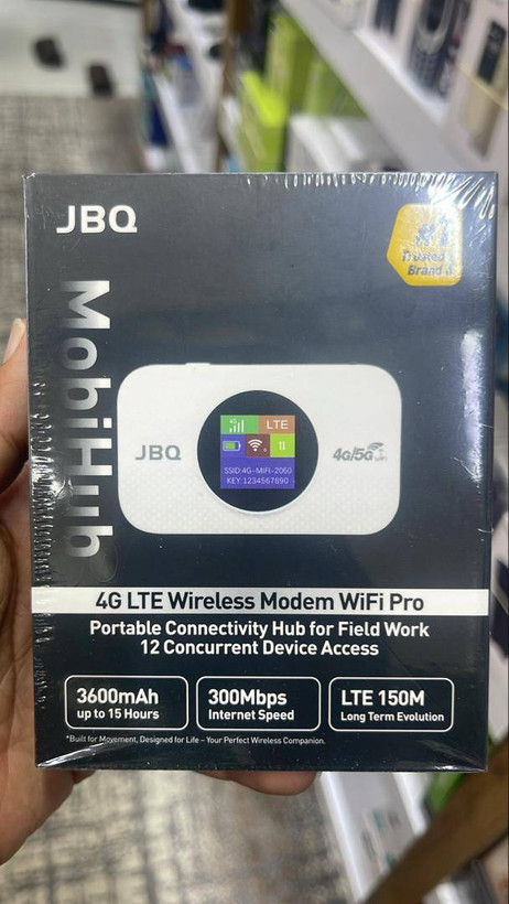 جعبه اورجینال مودم جیبی JBQ Mobihub 4G LTE شامل دستگاه، کابل USB-C، دفترچه راهنما و سیمکارت ریدر»