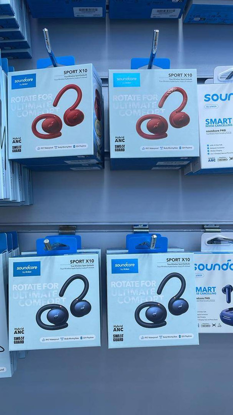 Alt Text پیشنهادی: جعبه اورجینال Soundcore Sport X10 مدل A3961 همراه با کابل USB-C، سریهای اضافه و دفترچه راهنما