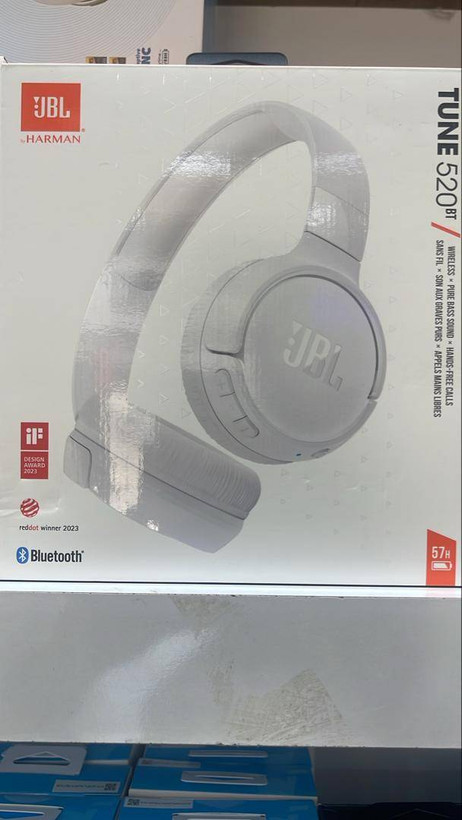 هدفون بیسیم جیبیال مدل Tune 520BT داخل جعبه اورجینال.