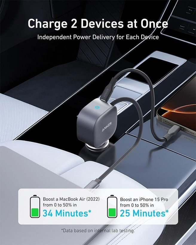 شارژر فندکی ۷۵ وات انکر A2738 متصل به فندکی خودرو در حال شارژ همزمان لپتاپ و گوشی با کابل USB‑C