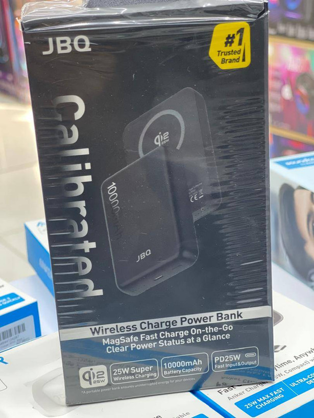جعبه اورجینال پاوربانک بیسیم JBQ مدل PB-W7260 شامل دستگاه، کابل USB-C، دفترچه راهنما و گارانتی معتبر»