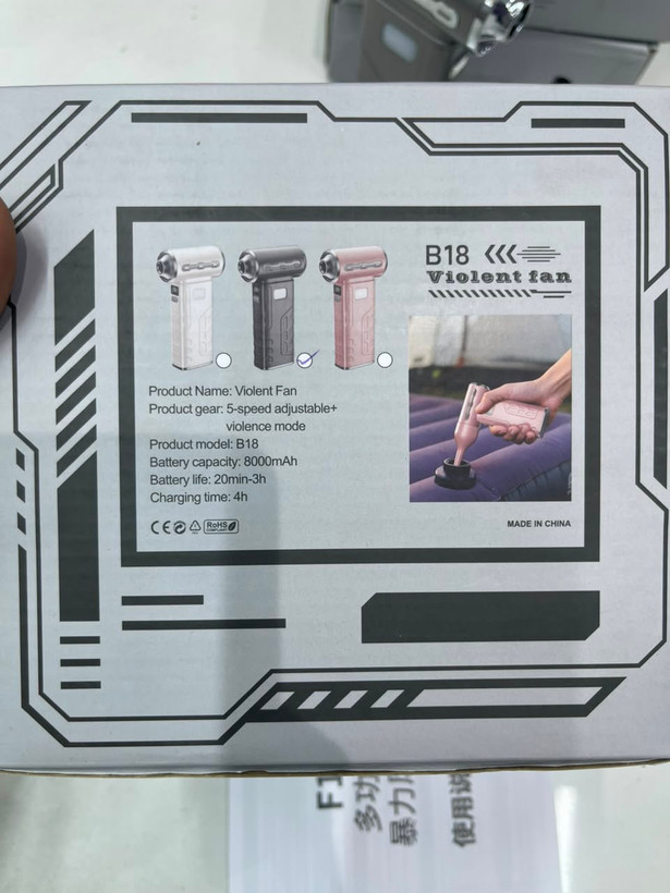 جت فن شارژی Violent Fan B18 به همراه سه نازل، باتری، کابل یا شارژر و متعلقات داخل جعبه اصلی