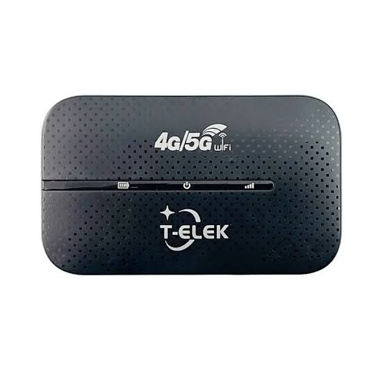 مودم همراه T‑ELEK TM‑8A با باتری 2100mAh، نمای جلوی دستگاه به رنگ مشکی، مودم جیبی 4G/5G LTE با طراحی جمعوجور.