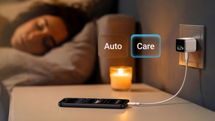 شارژر دیواری انکر مدل A121D با نمایشگر هوشمند در حالت Care Mode، قطع خودکار جریان برق هنگام خواب و محافظت از سلامت باتری دستگاه
