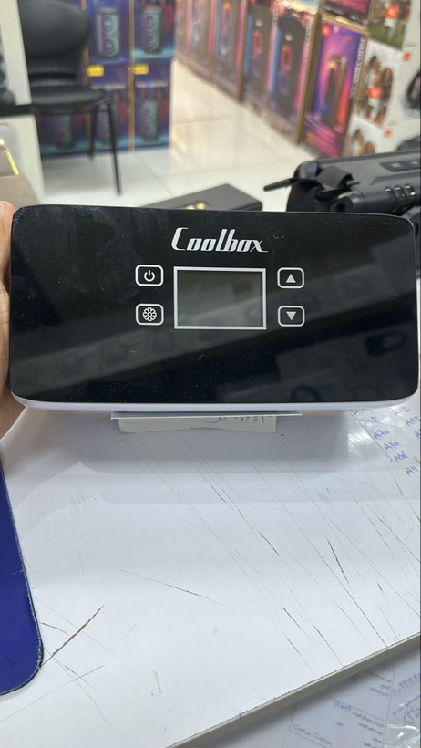 نمای نزدیک یخچال قابل حمل انسولین Coolbox نسل سوم | خنککننده پزشکی ترموالکتریک ۰ تا ۱۸ درجه با باتری ۱۳۰۰۰ میلیآمپر