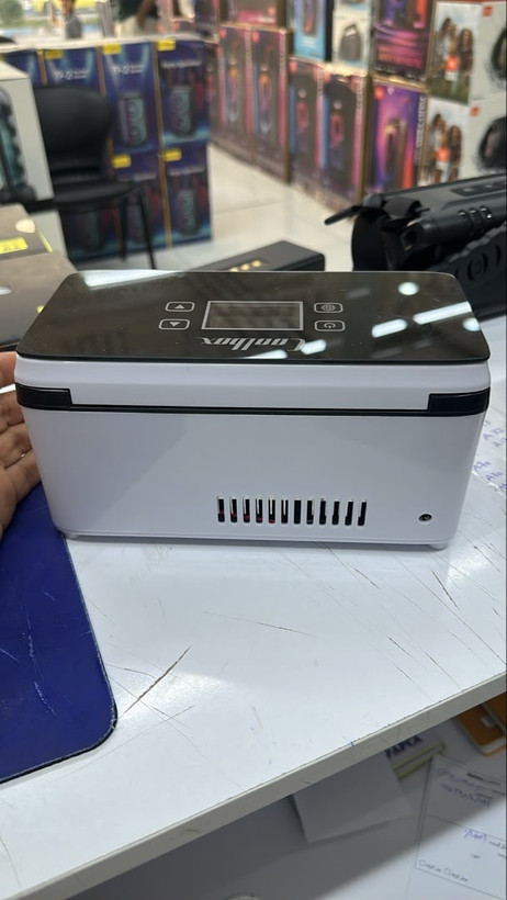 نمای پشتی یخچال قابل حمل انسولین Coolbox نسل سوم | خنککننده پزشکی ترموالکتریک ۰ تا ۱۸ درجه با باتری ۱۳۰۰۰ میلیآمپر