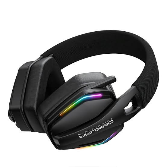 هدست گیمینگ بیسیم مشکی اونیکوما GT826 با نورپردازی RGB، کاپهای مموری فوم و میکروفون قابل تنظیم ۱۲۰ درجه